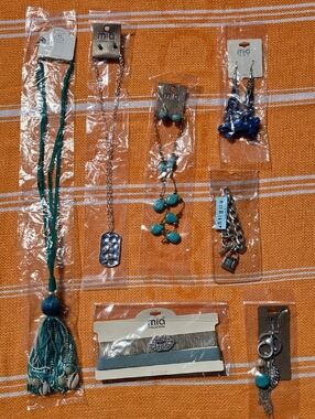 MIA Collection Jewelry Set